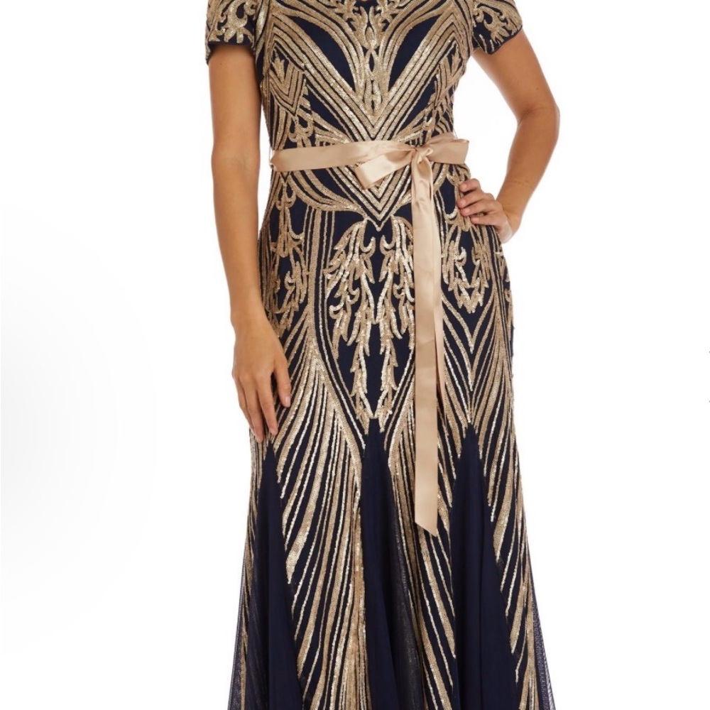 Elegant Navy and Gold Champagne Noir Evening Gown